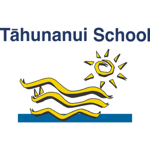 TAHUNANUI SCHOOL Logo
